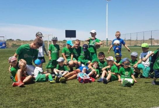 Первый семейный лагерь в Крыму для учеников Футболики со всей России